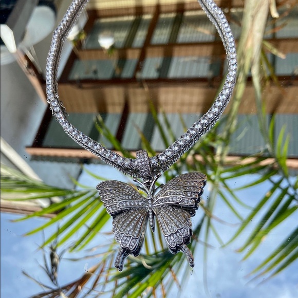 BUTTERFLY NECKLACE TENNIS CHAIN - Picture 1 of 1